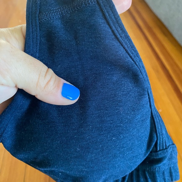 Beyond Yoga sports bra size xs - Picture 3 of 3